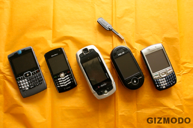 Illustration for article titled Sizemodo: Helio Ocean vs. Everything (including iPhone)